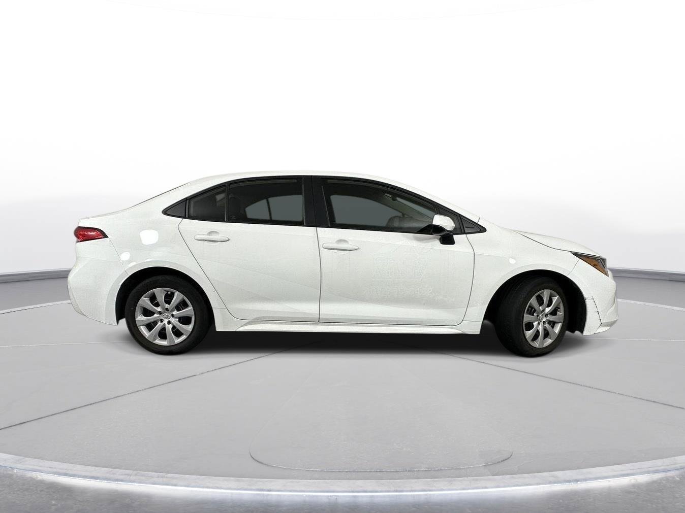 Certified 2022 Toyota Corolla LE FWD image 5