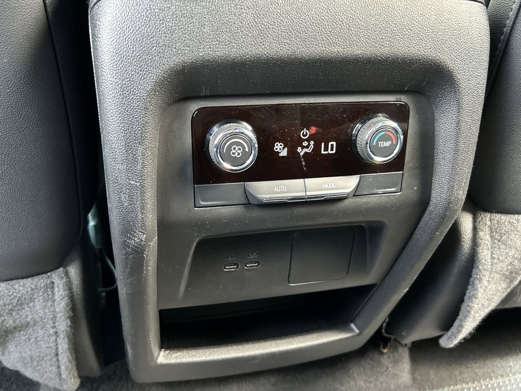 Used 2025 Chevrolet Traverse LT AWD/4WD image 20