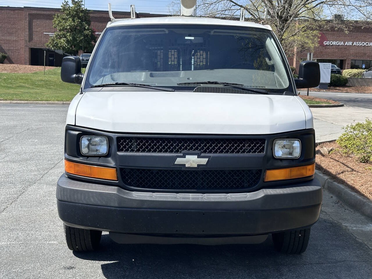 Used 2016 Chevrolet Express 2500 Extended RWD image 3