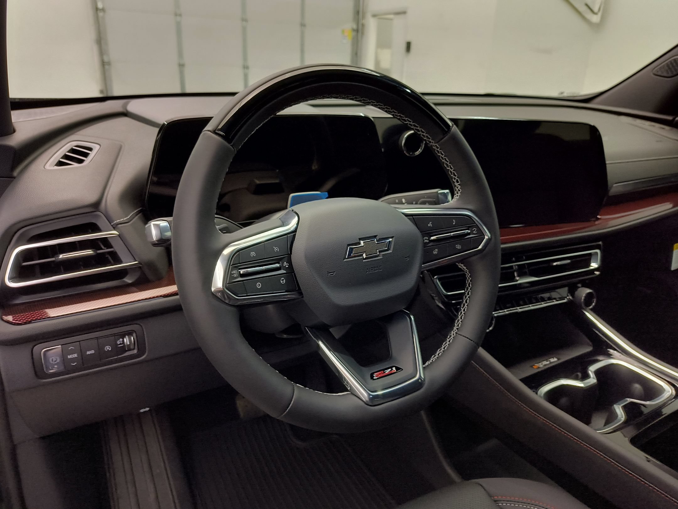 New 2026 Chevrolet Traverse Z71 w/ Enhanced Driving Package AWD/4WD image 4