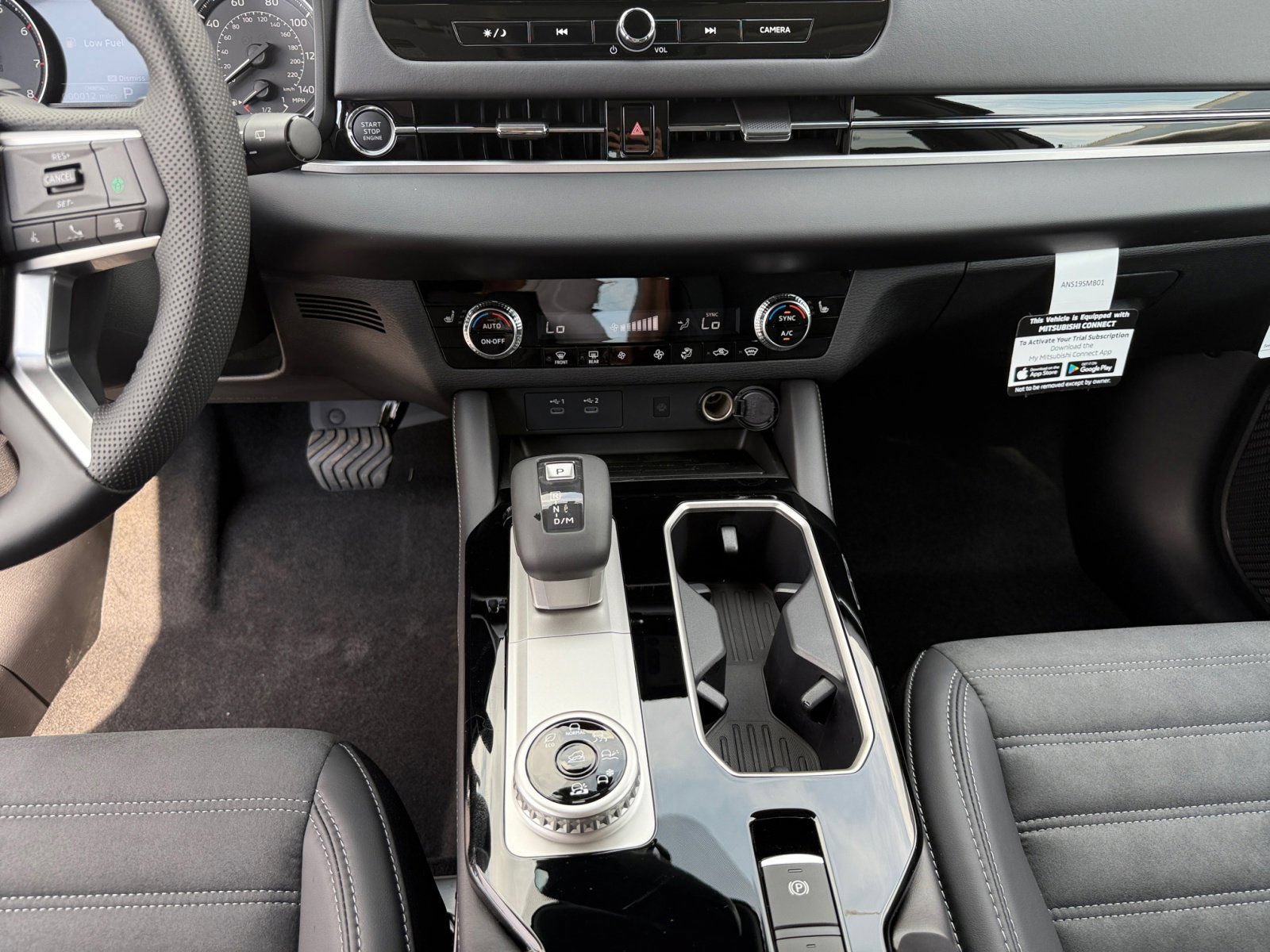 Used 2025 Mitsubishi Outlander SE AWD/4WD image 11