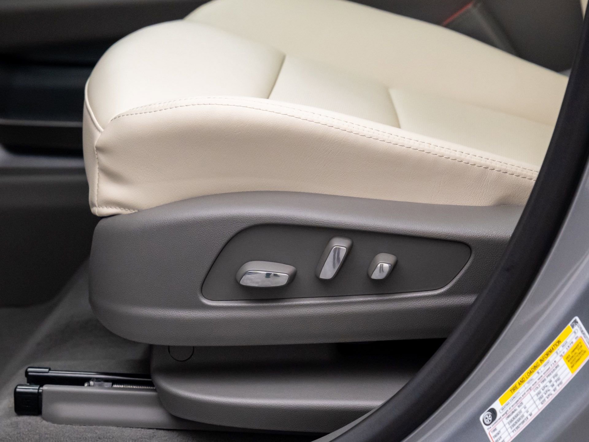 New 2026 Cadillac XT5 Premium Luxury w/ Driver Assist Package image 17