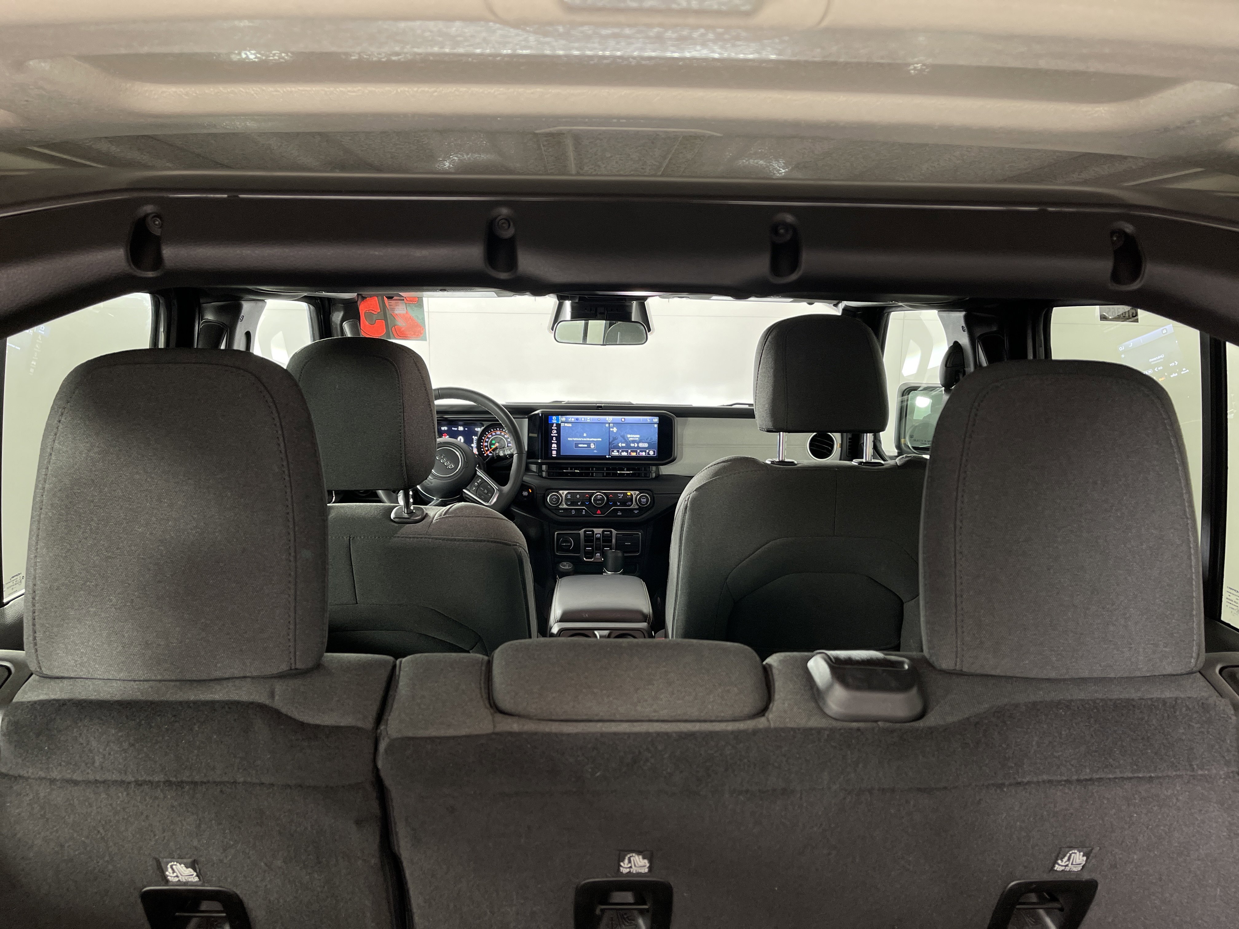 Used 2025 Jeep Wrangler Sahara image 14