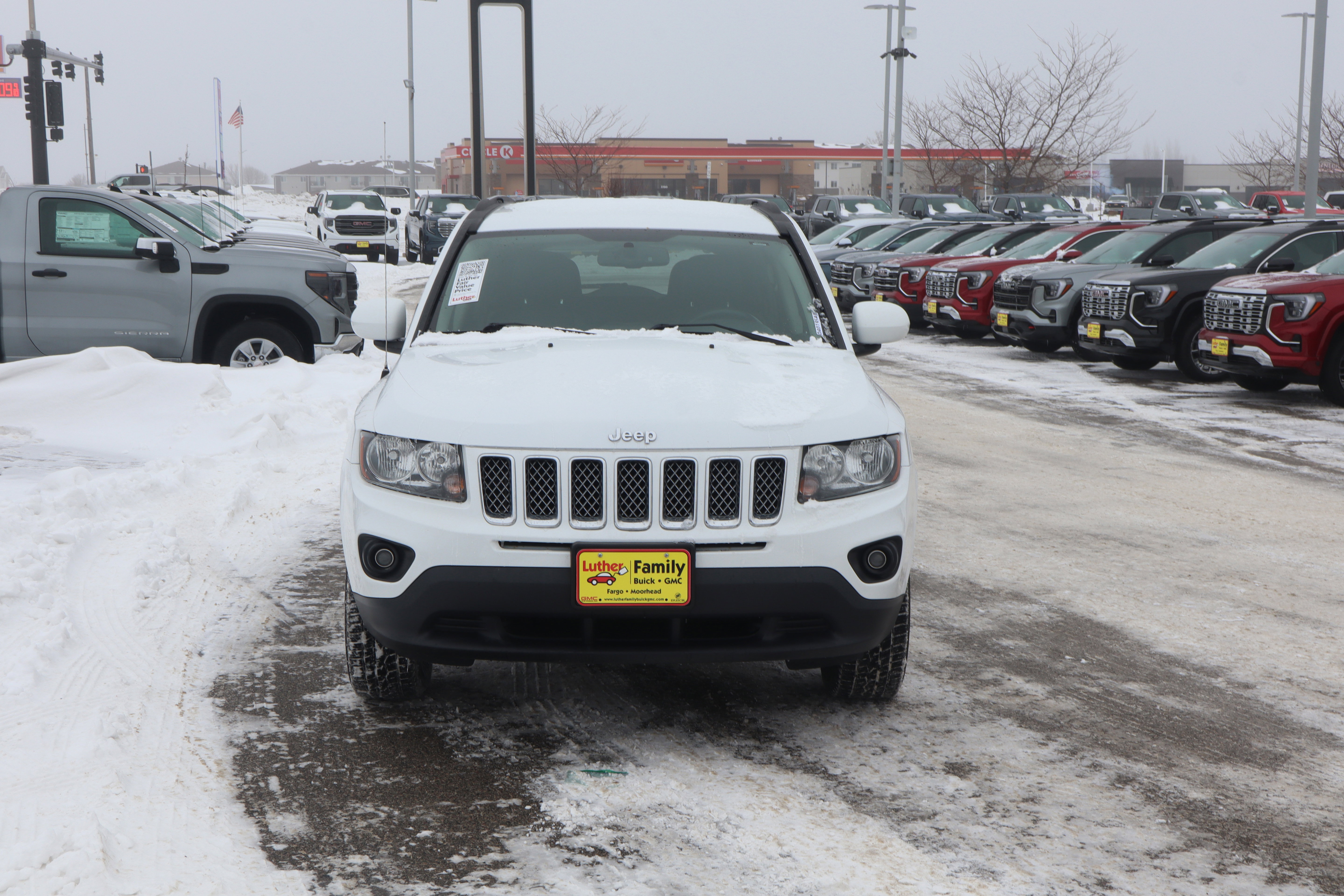 Used 2017 Jeep Compass Latitude image 2