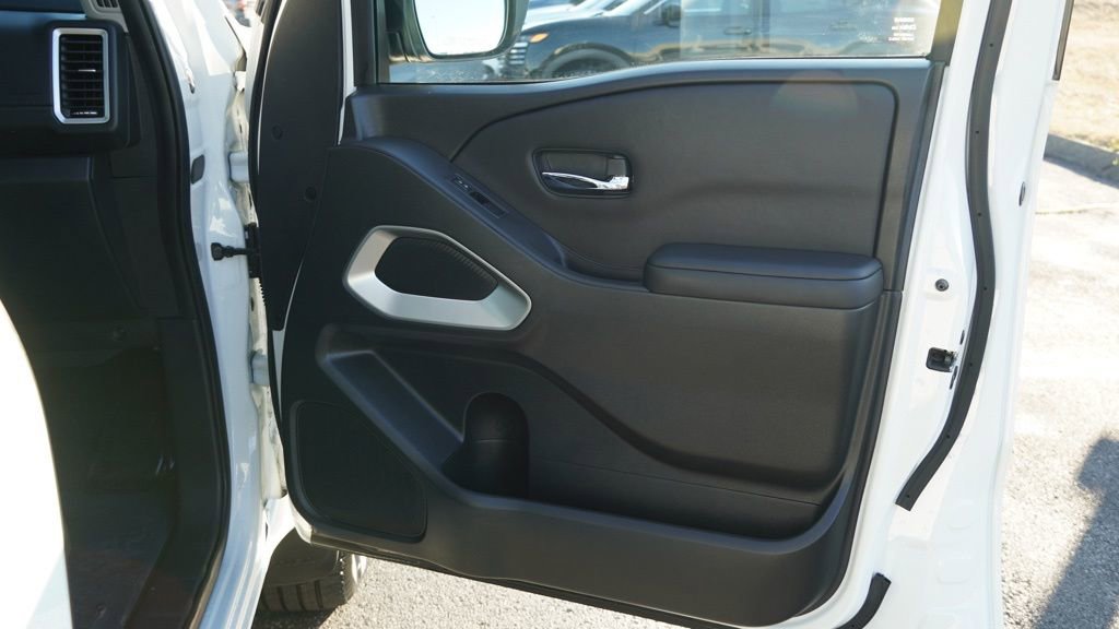 Used 2024 Nissan Frontier SV w/ Technology Package image 23