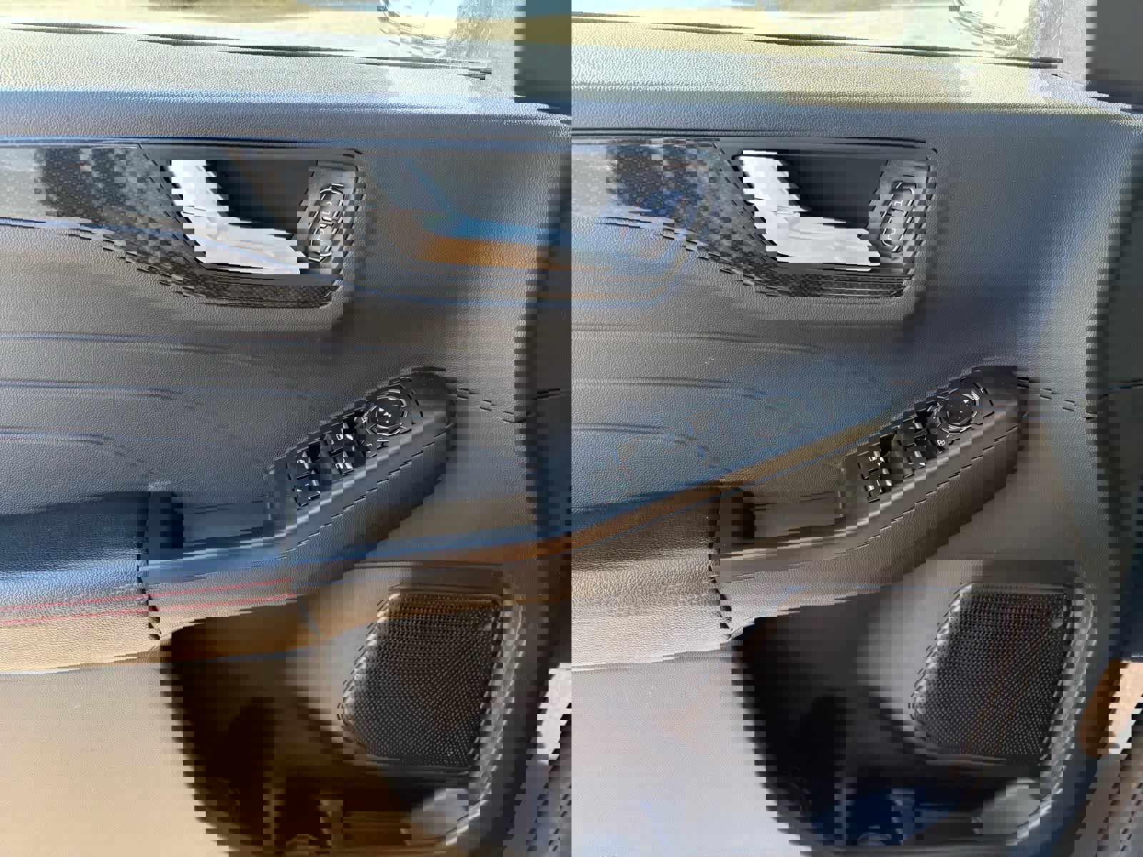 Used 2024 Ford Escape ST-Line image 19