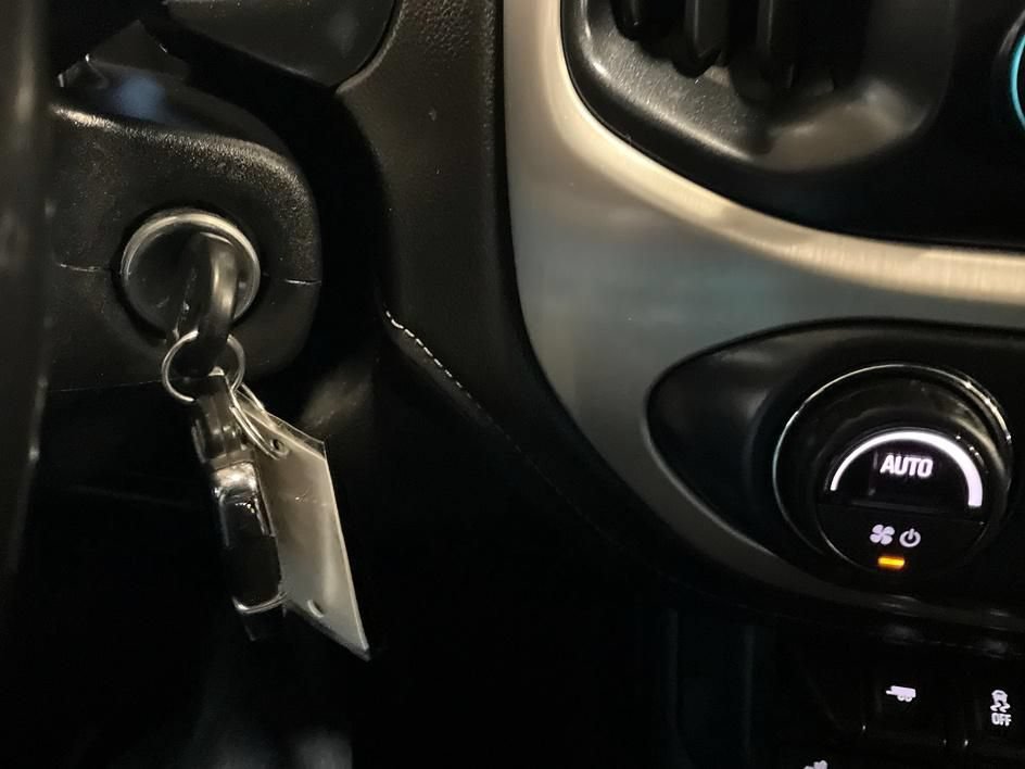 Used 2019 GMC Canyon SLT w/ Driver Alert Package AWD/4WD image 23