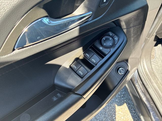 Used 2023 Chevrolet TrailBlazer RS w/ Sun and Liftgate Package AWD/4WD image 11