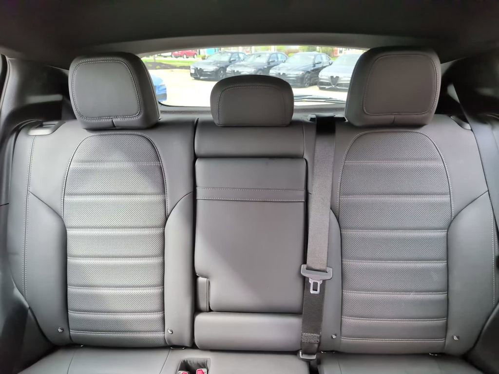 Used 2025 Alfa Romeo Tonale Veloce w/ Premium Package image 31