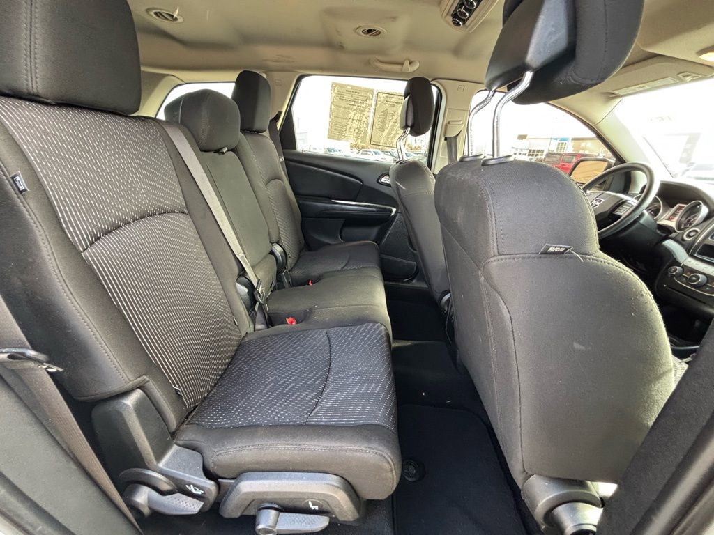 Used 2019 Dodge Journey SE image 9
