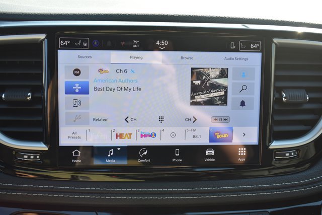 New 2026 Chrysler Pacifica Select image 22