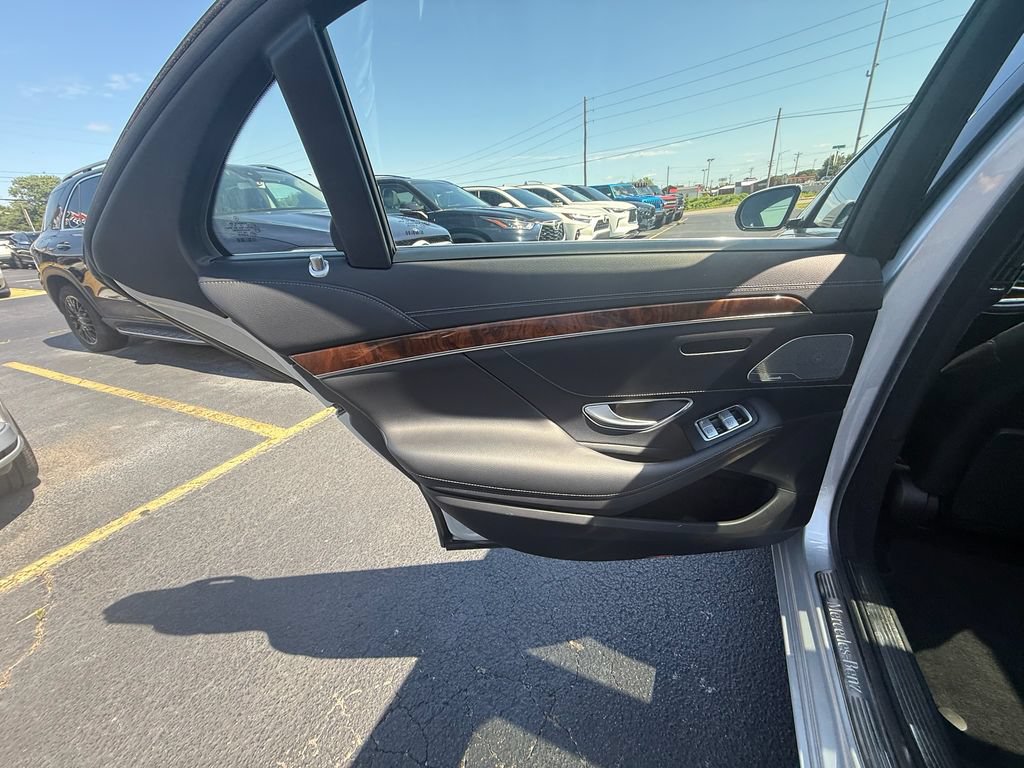 Used 2014 Mercedes-Benz S 550 Sedan image 18