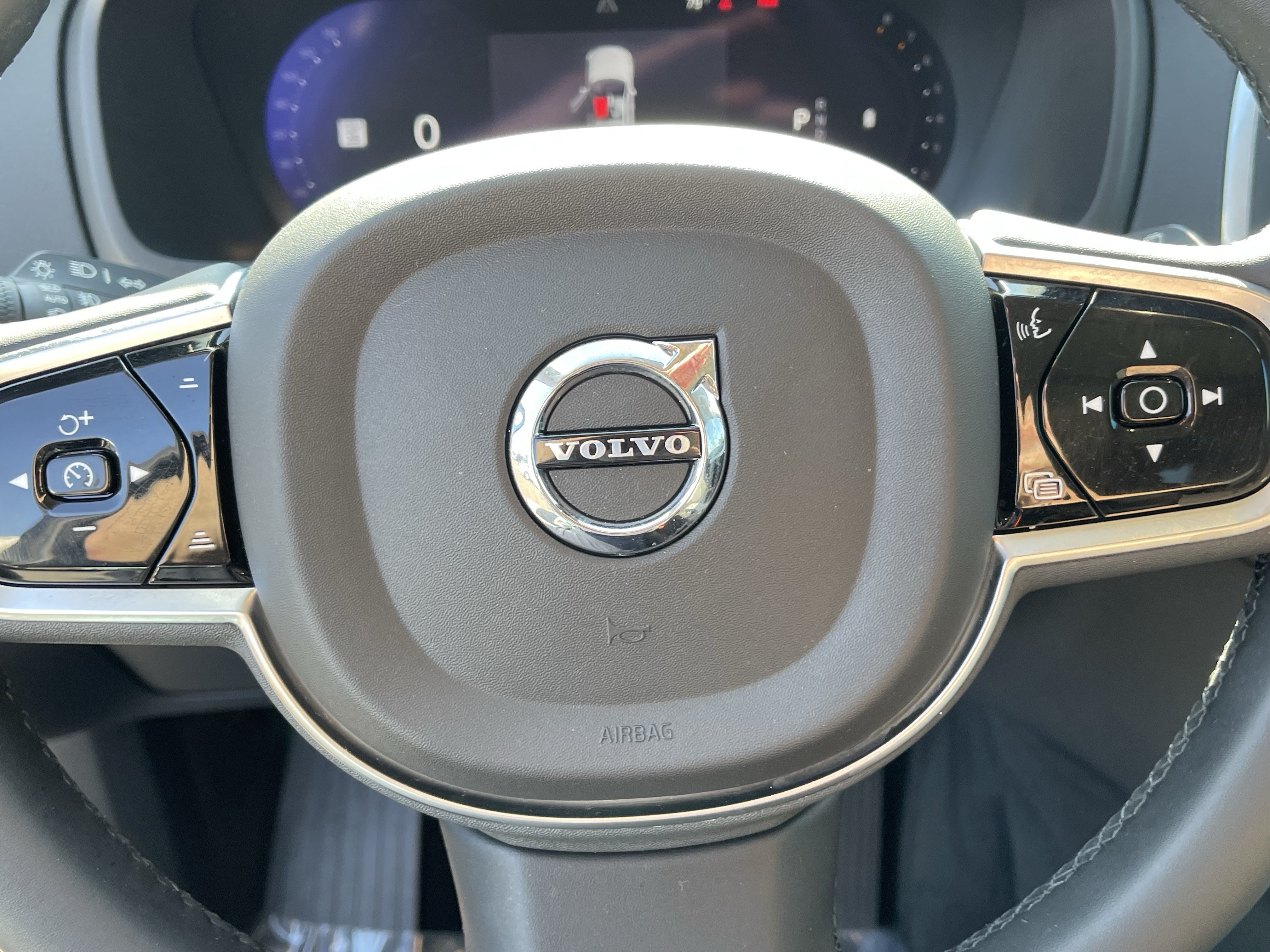 Used 2023 Volvo XC90 B5 Core AWD/4WD image 22