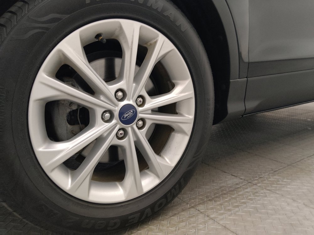 Used 2017 Ford Escape SE w/ Equipment Group 201A FWD image 31