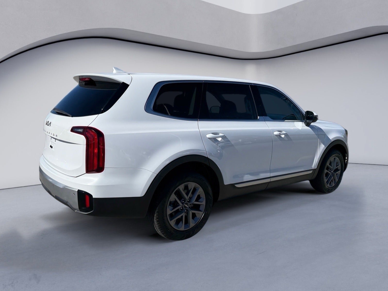 Used 2024 Kia Telluride LX FWD image 5