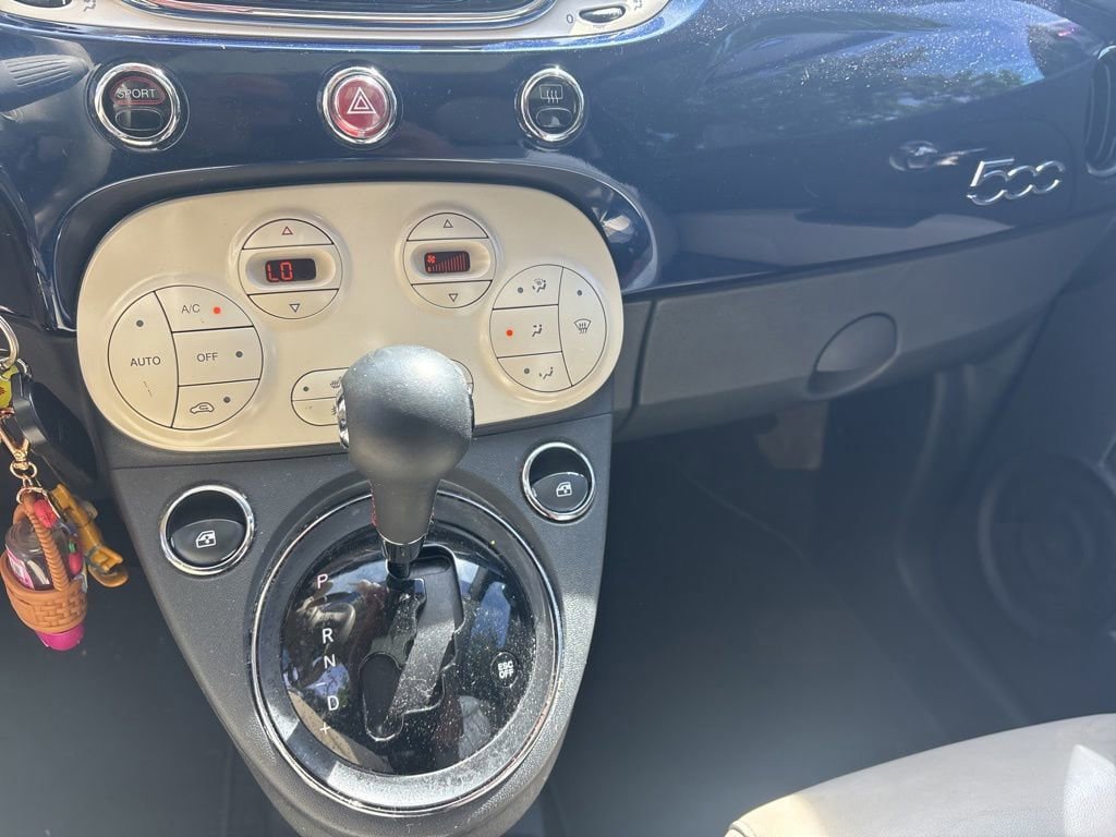 Used 2019 FIAT 500 Lounge FWD image 12