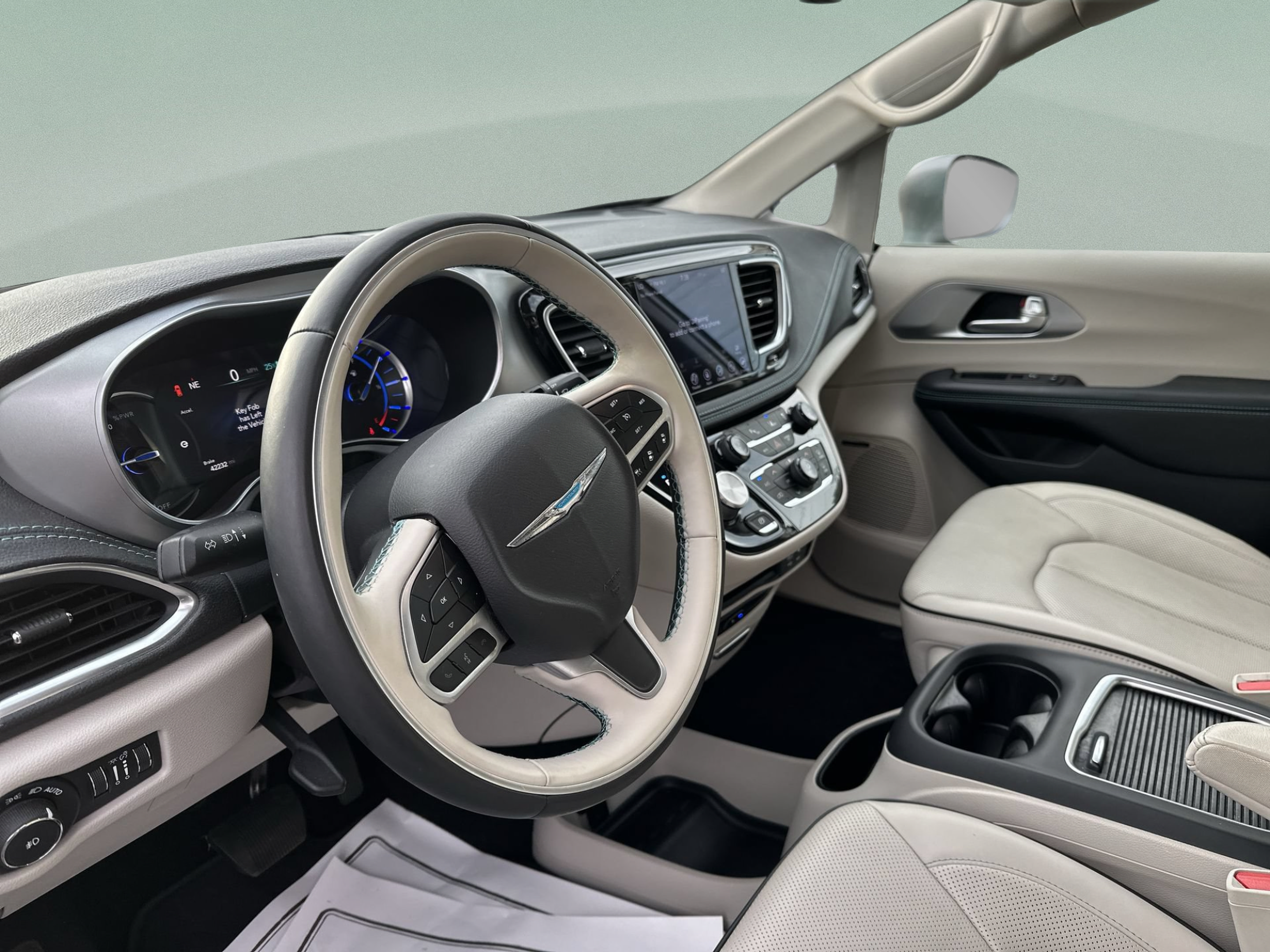 Used 2018 Chrysler Pacifica Limited w/ Advanced Safetytec Group FWD image 24