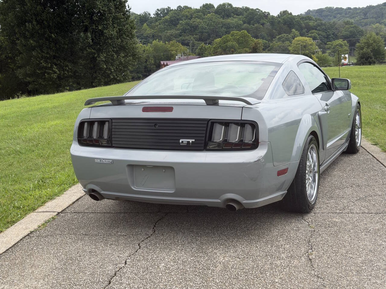 Used 2005 Ford Mustang GT Premium RWD image 25