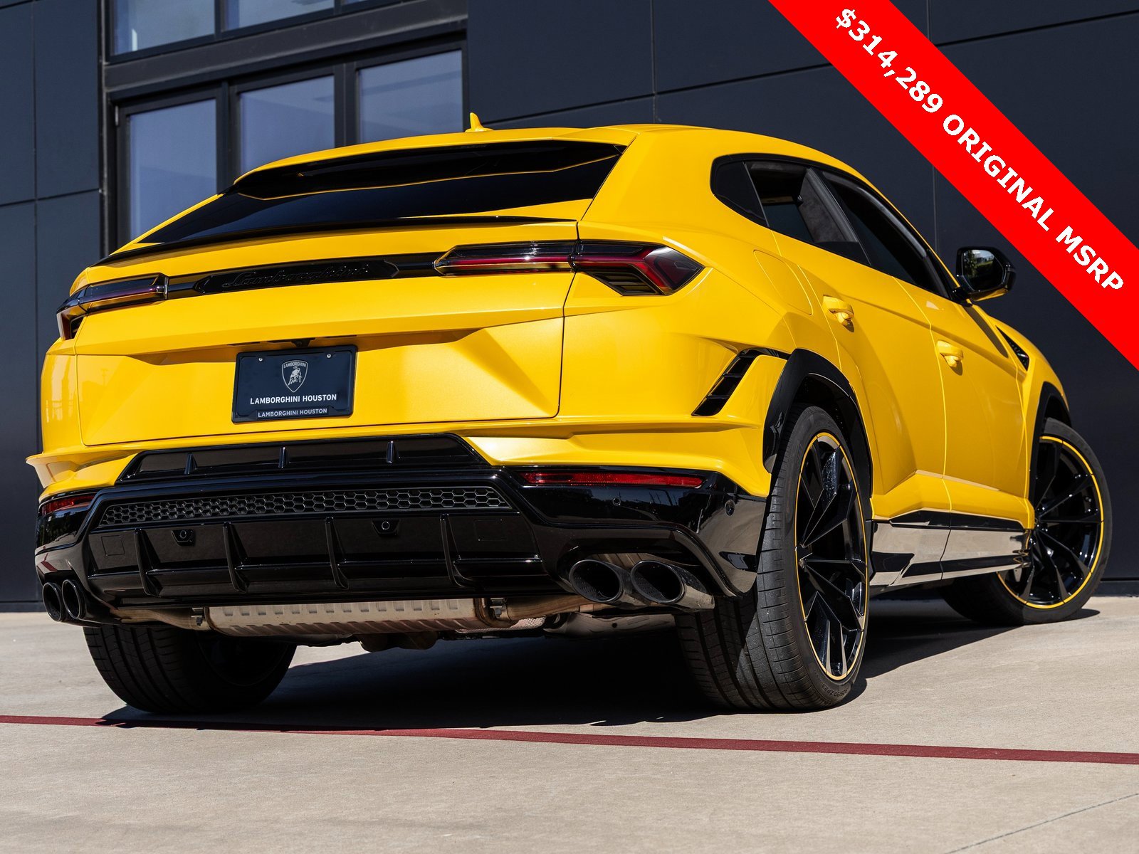 Used 2023 Lamborghini Urus S image 8