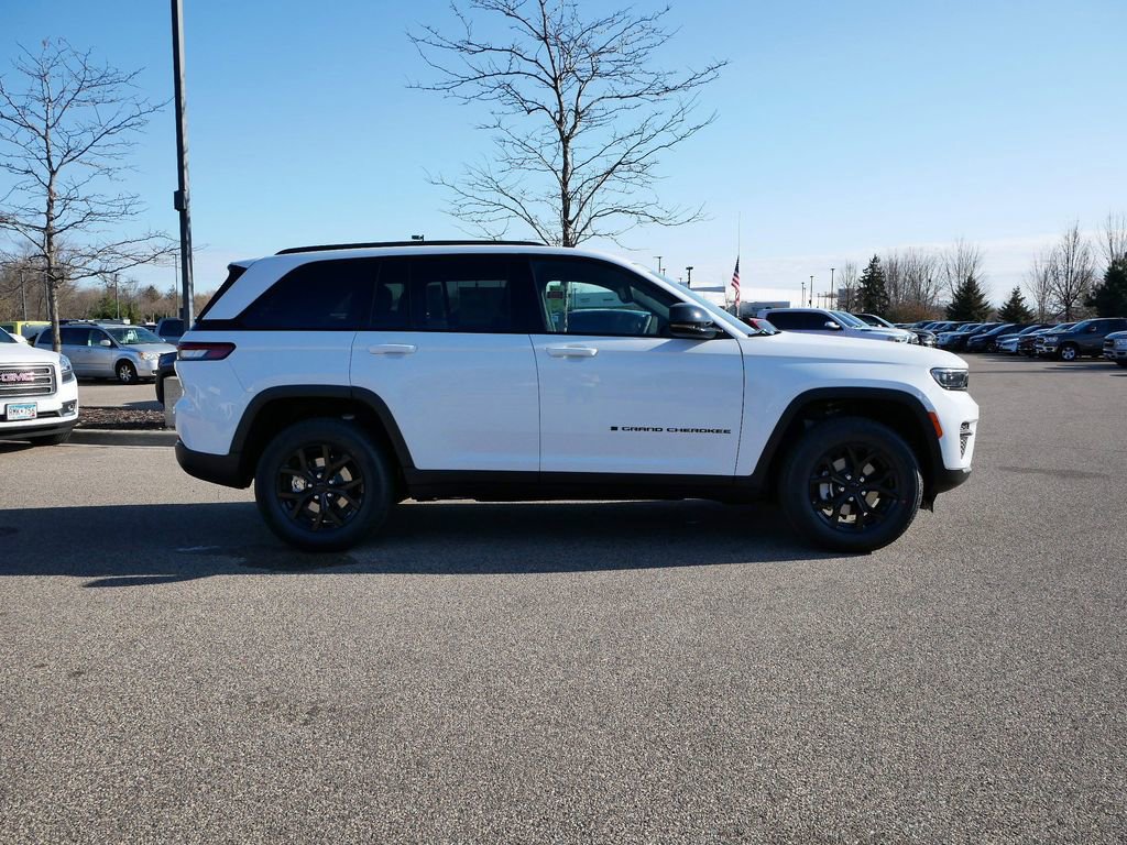 New 2025 Jeep Grand Cherokee Laredo image 48