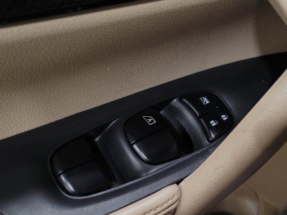 Used 2017 Nissan Rogue SL w/ SL Premium Package image 27