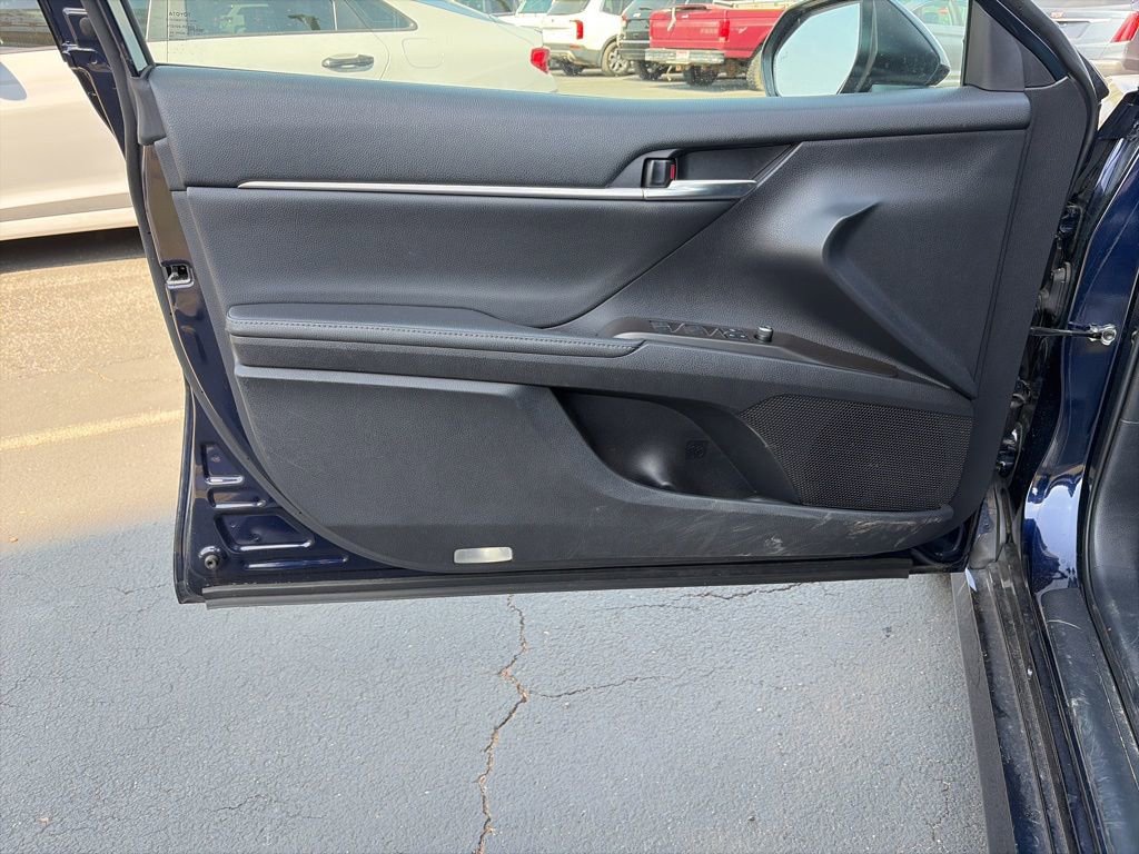 Used 2022 Toyota Camry XLE image 13