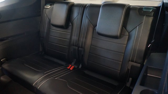 Certified 2025 Volkswagen Atlas SEL image 41