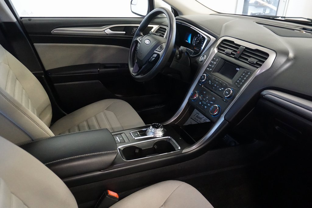 Used 2018 Ford Fusion S image 23