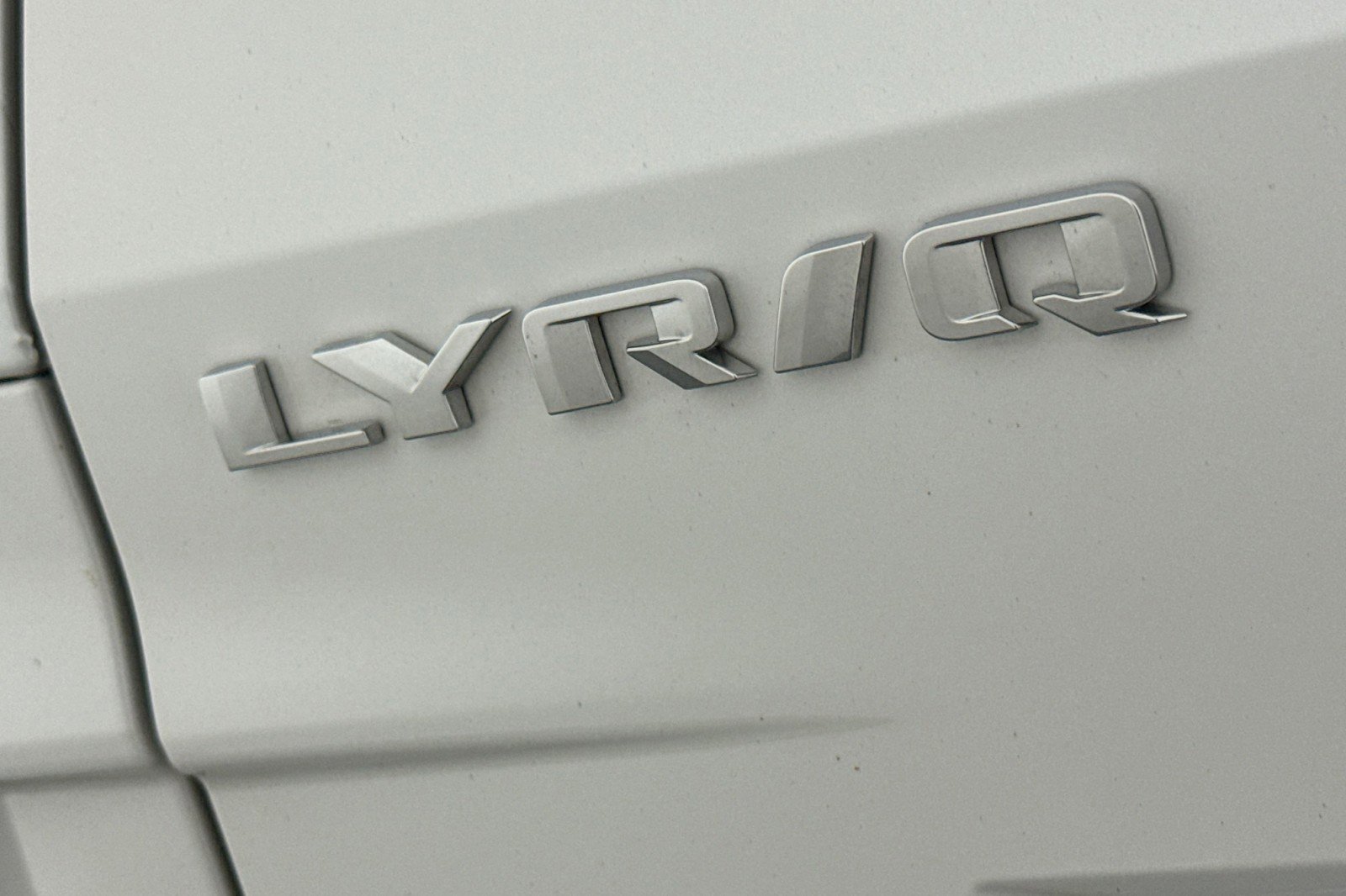 Used 2025 Cadillac Lyriq Luxury w/ LPO, Floor Liner Package AWD/4WD image 9