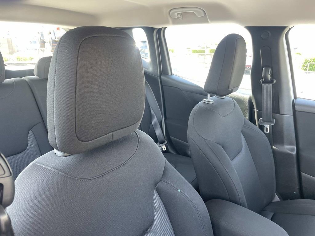 Used 2021 Jeep Renegade Sport image 28