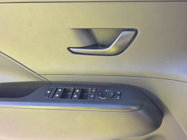 Used 2024 Hyundai Kona SEL AWD/4WD image 30