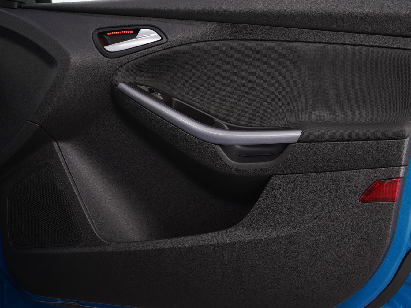 Used 2014 Ford Focus Titanium FWD image 9