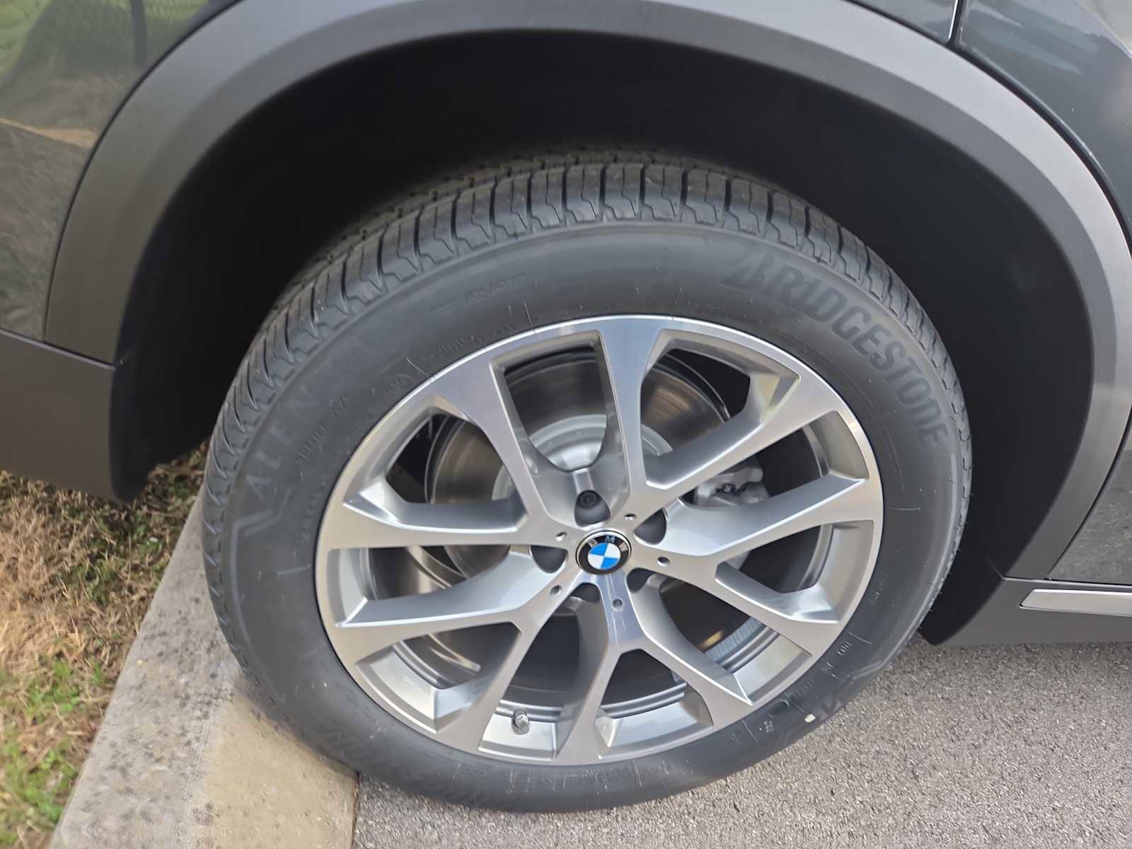 New 2026 BMW X5 xDrive40i w/ Climate Comfort Package image 4