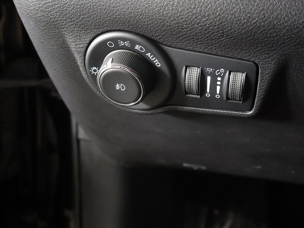 Used 2022 Jeep Compass Trailhawk AWD/4WD image 34