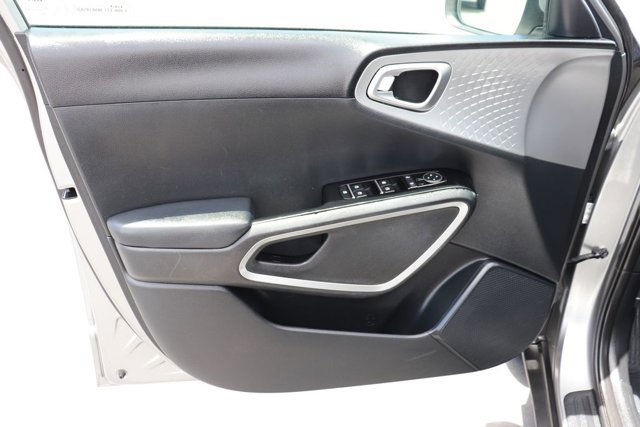Used 2023 Kia Soul LX w/ Option Group 015 FWD image 9
