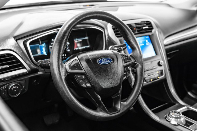 Used 2020 Ford Fusion SE image 13
