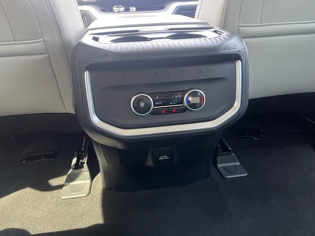 Certified 2025 Ford Expedition Platinum AWD/4WD image 15