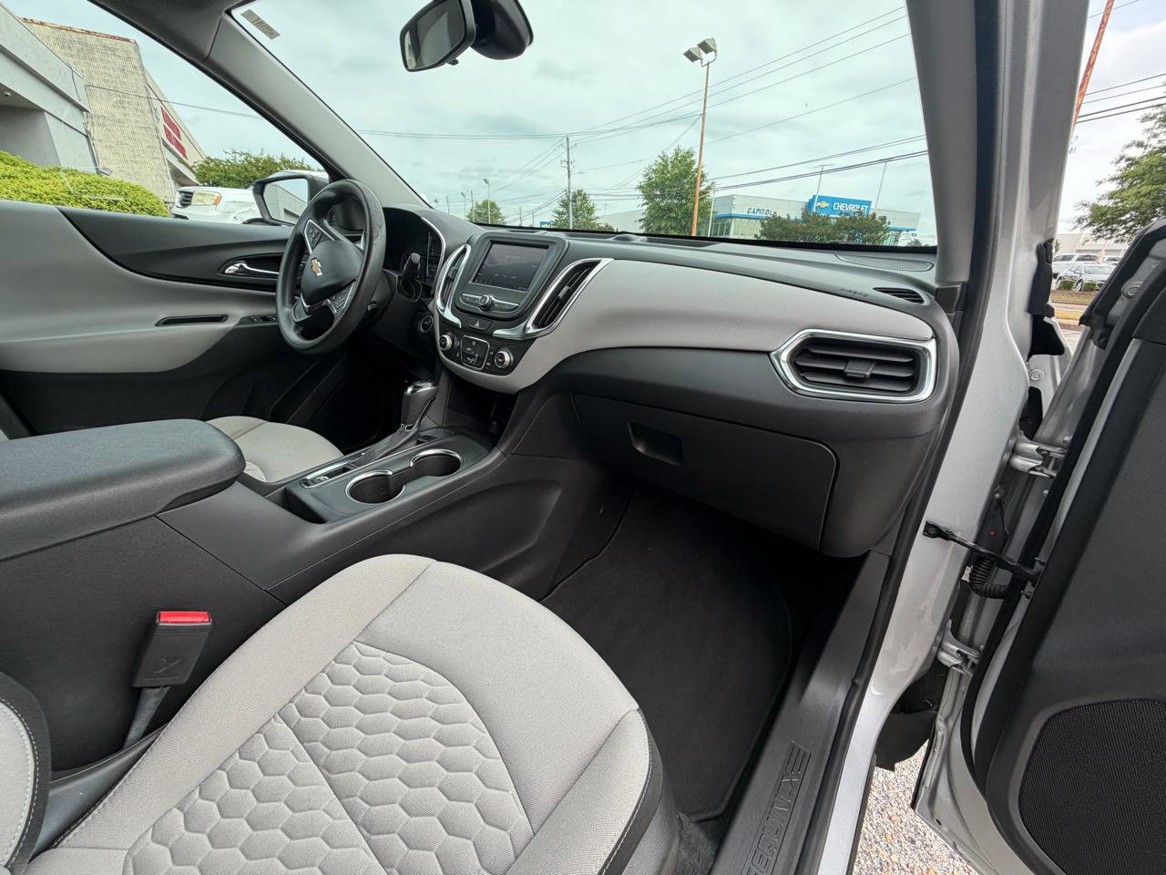 Used 2021 Chevrolet Equinox LS w/ LS Convenience Package FWD image 43