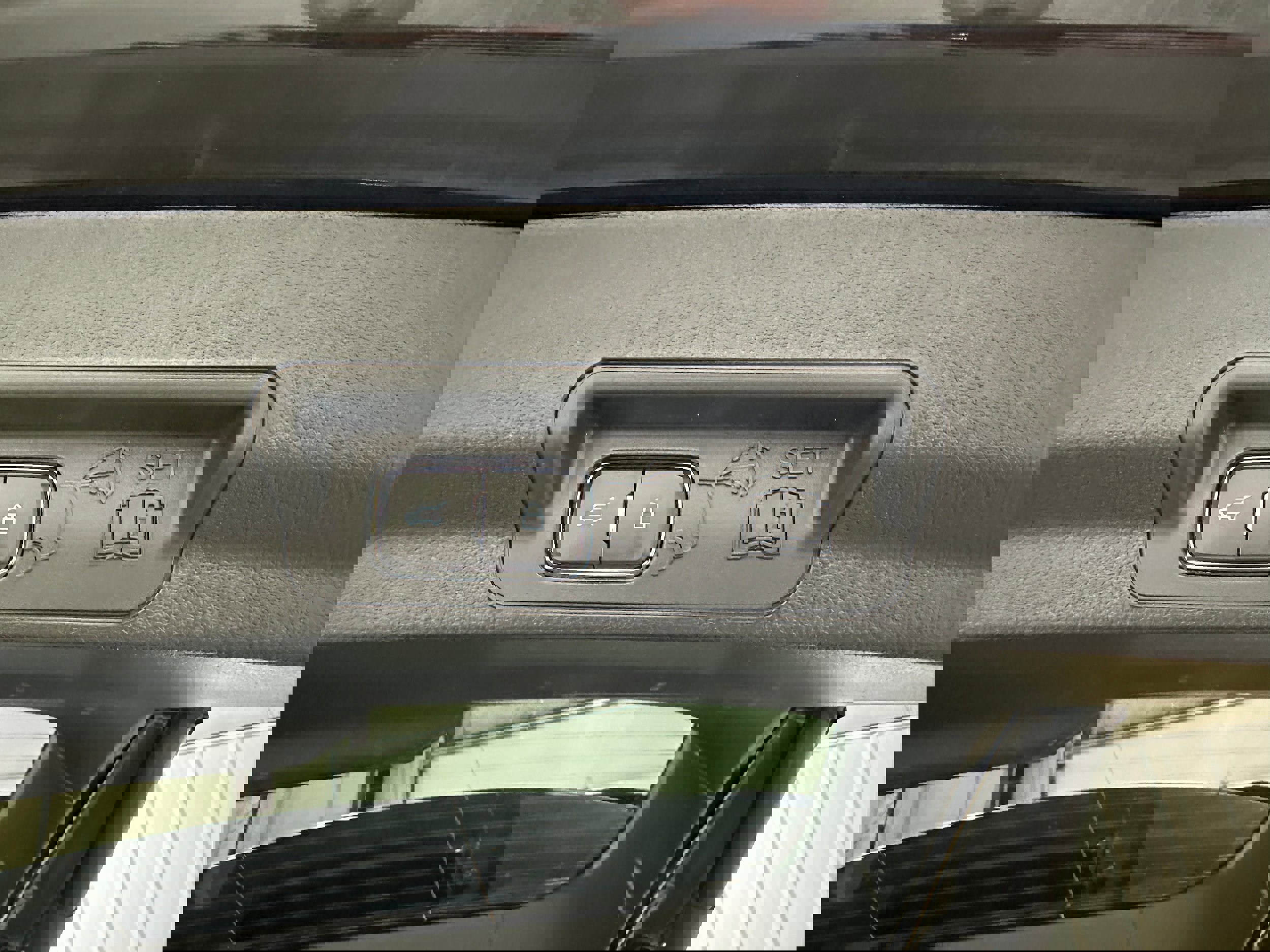 Certified 2023 Ford Explorer Limited w/ Equipment Group 301A image 34