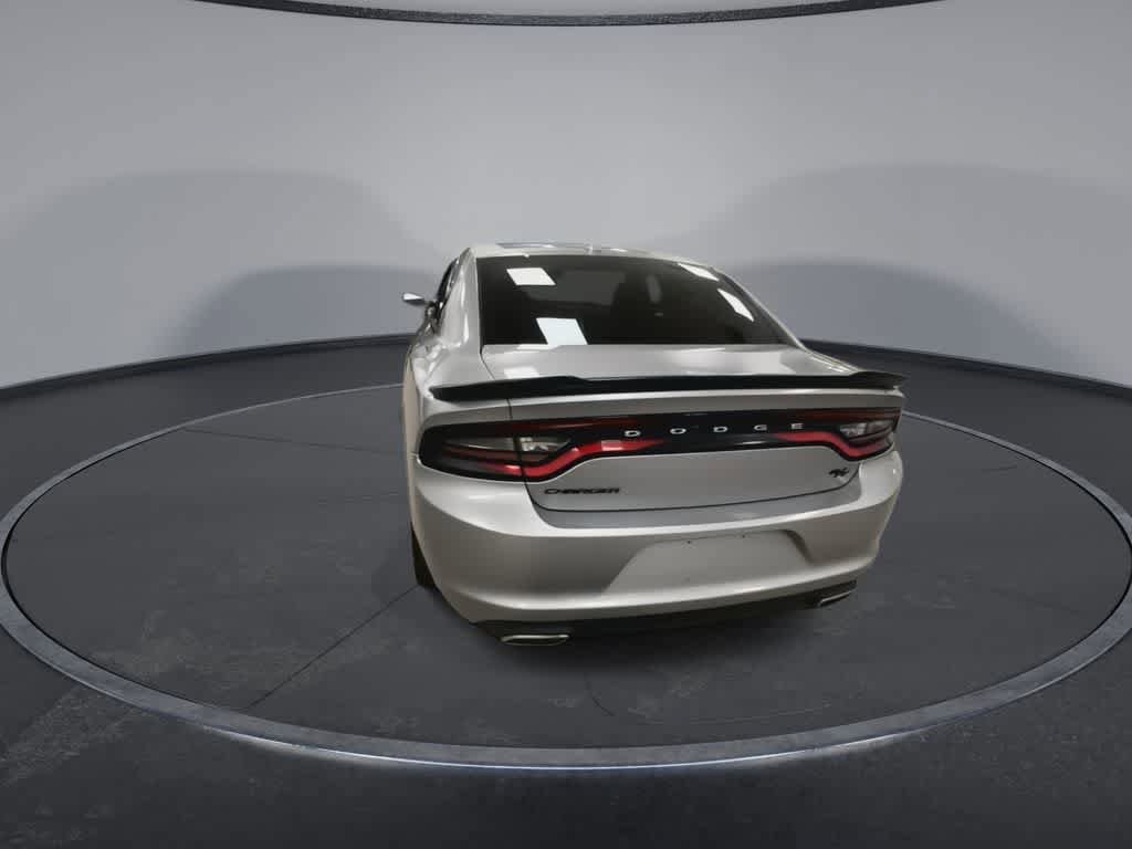 Used 2017 Dodge Charger R/T w/ Blacktop Package RWD image 7