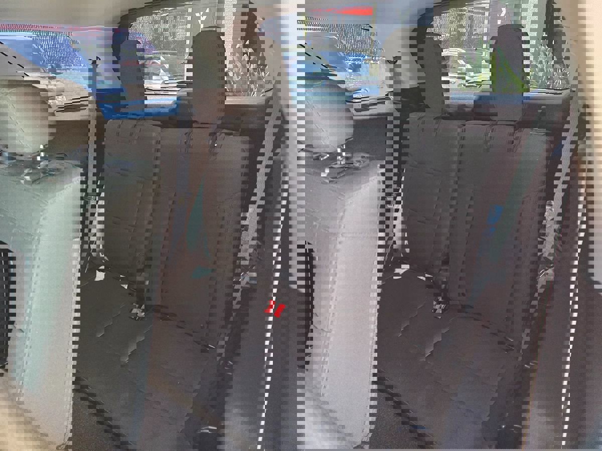 Used 2021 Ford Explorer XLT RWD image 25