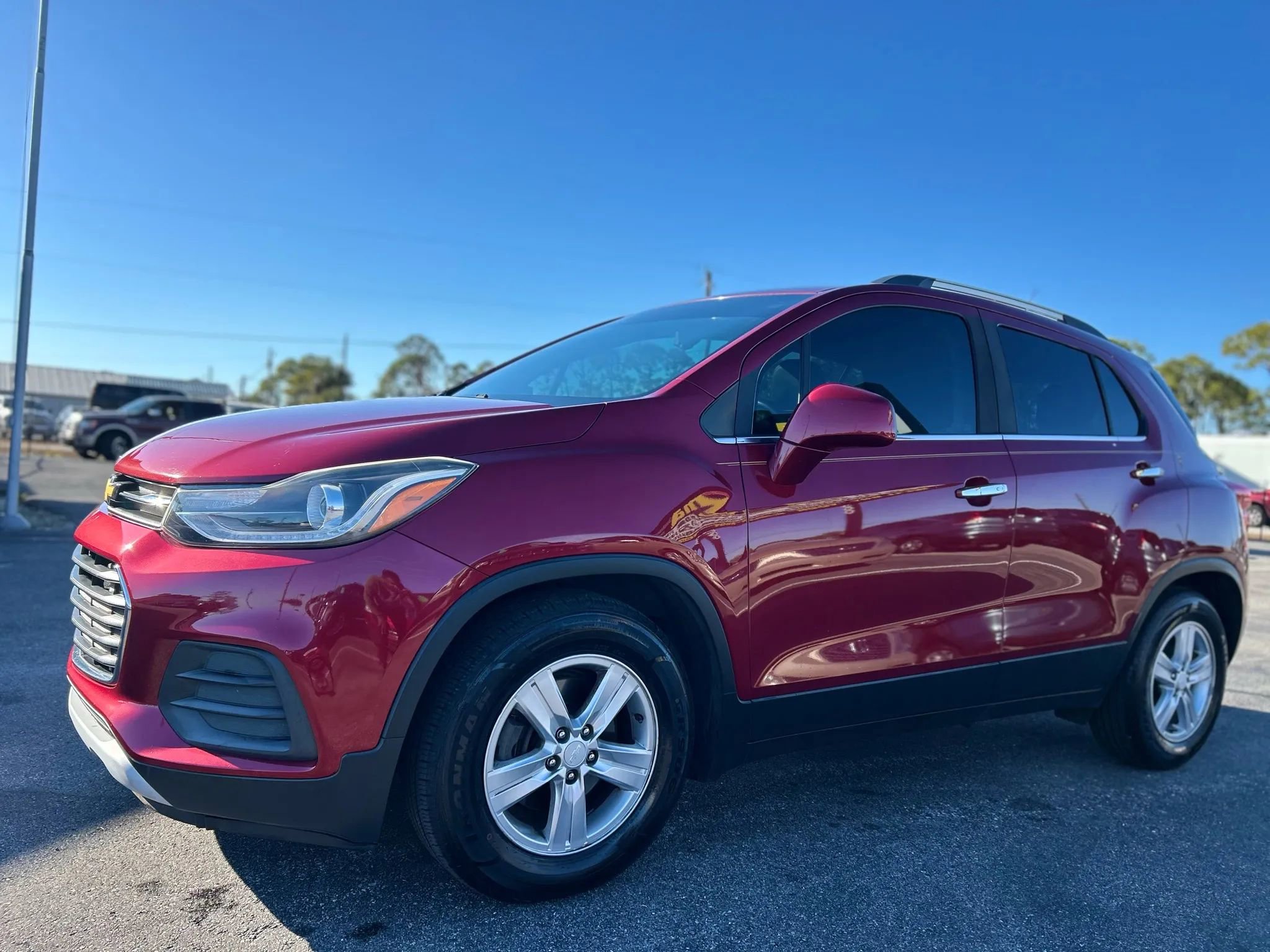 Used 2019 Chevrolet Trax LT w/ LT Convenience Package image 4