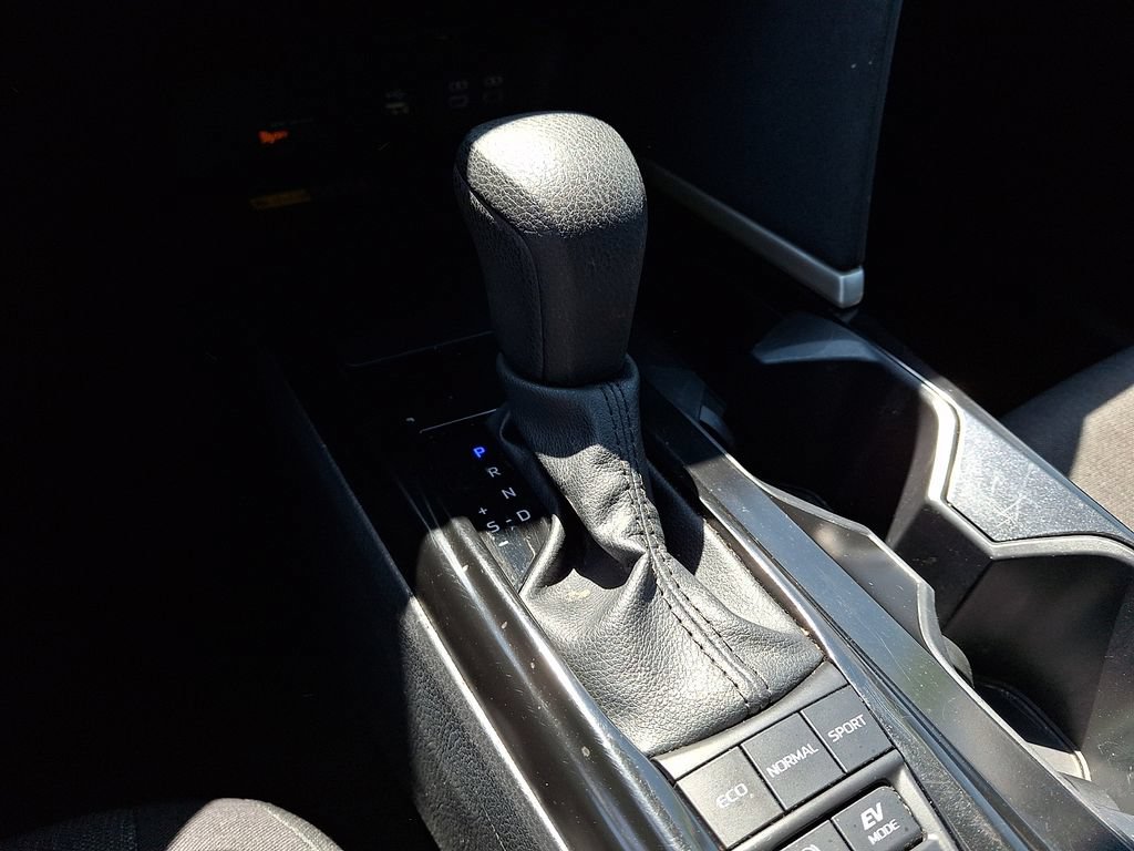 Used 2025 Toyota Camry LE FWD image 14