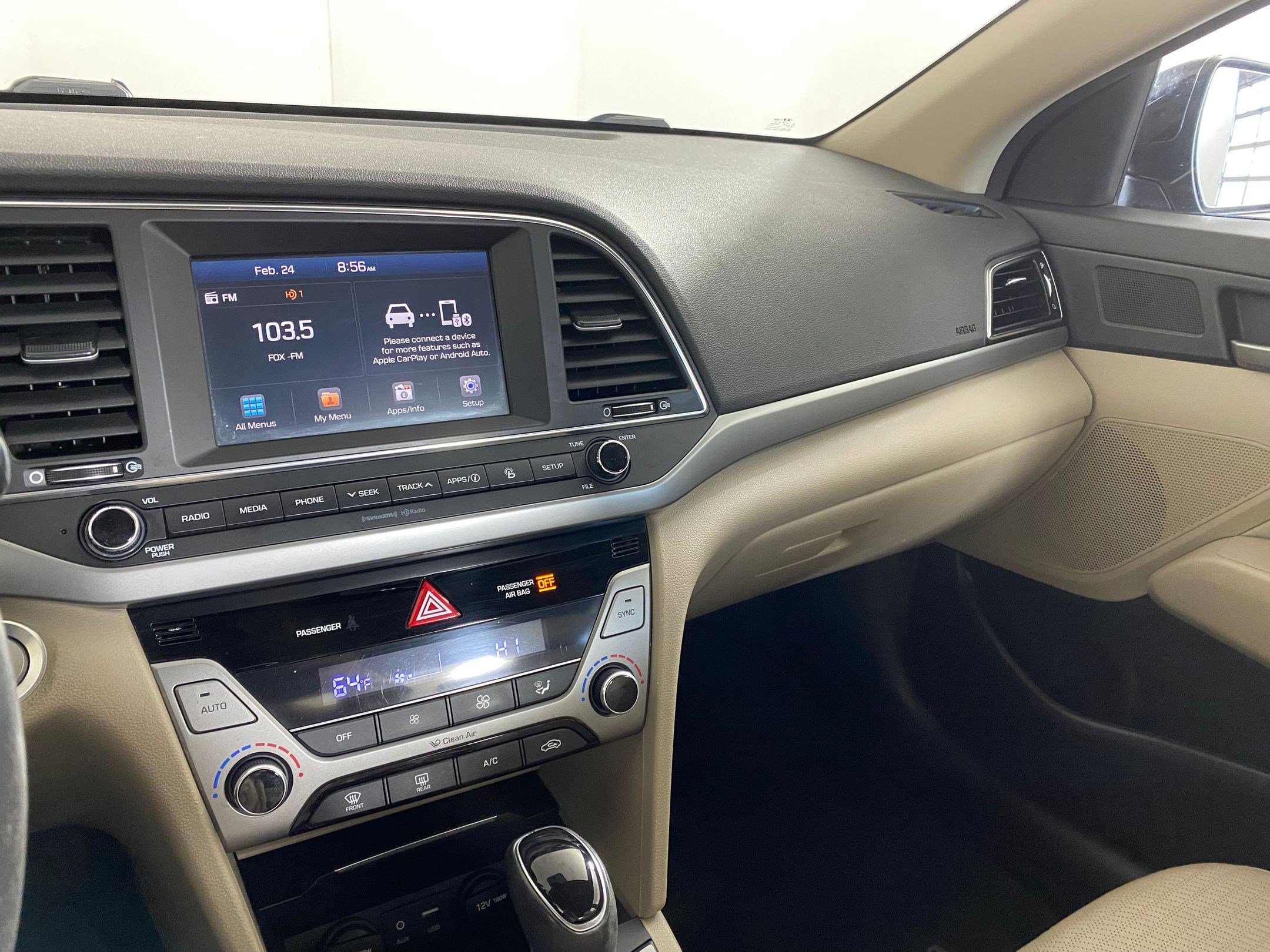 Used 2017 Hyundai Elantra Limited image 25