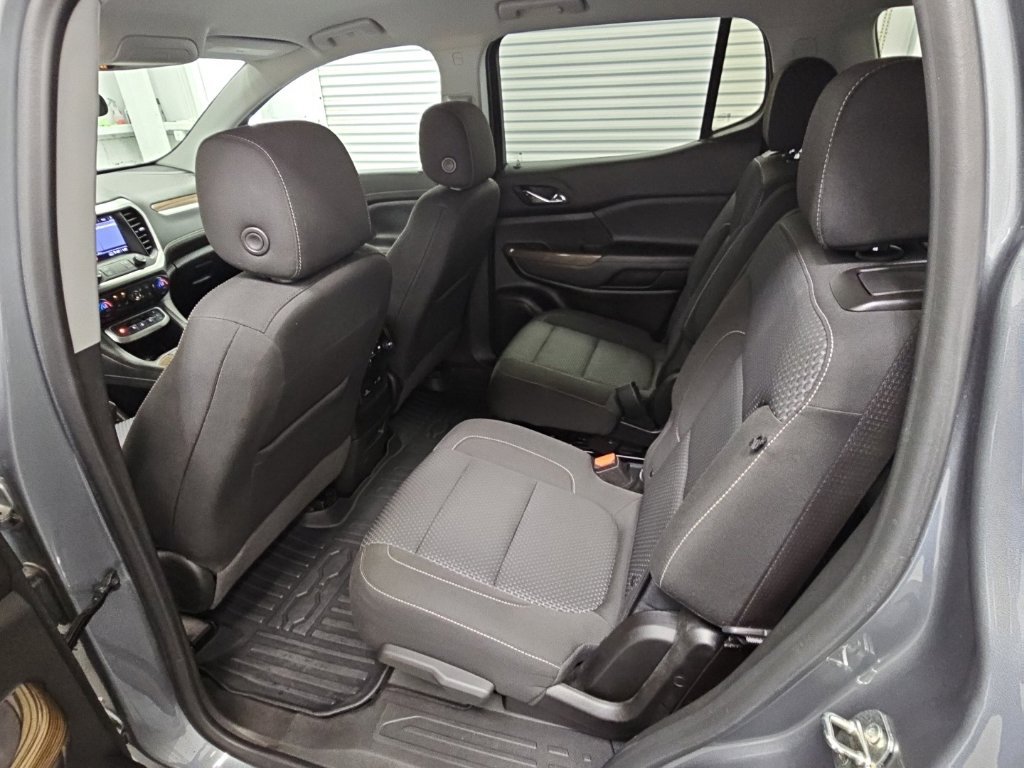 Used 2022 GMC Acadia SLE w/ Driver Convenience Package FWD image 30