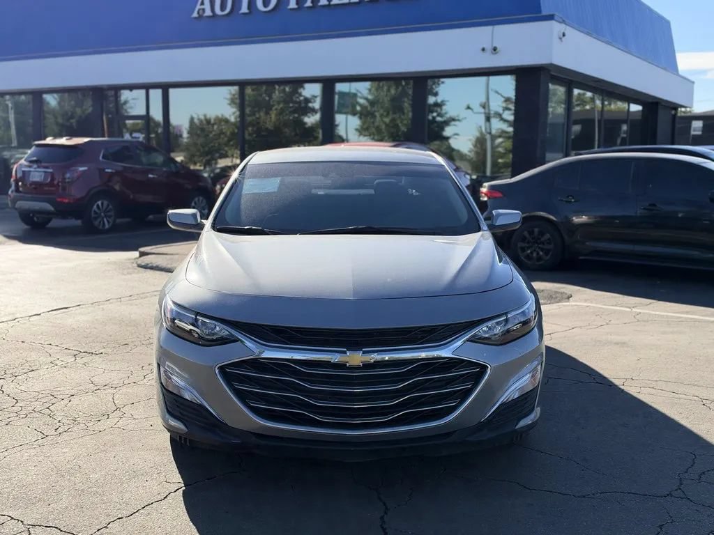 Used 2024 Chevrolet Malibu LS w/ Driver Confidence Package FWD image 2