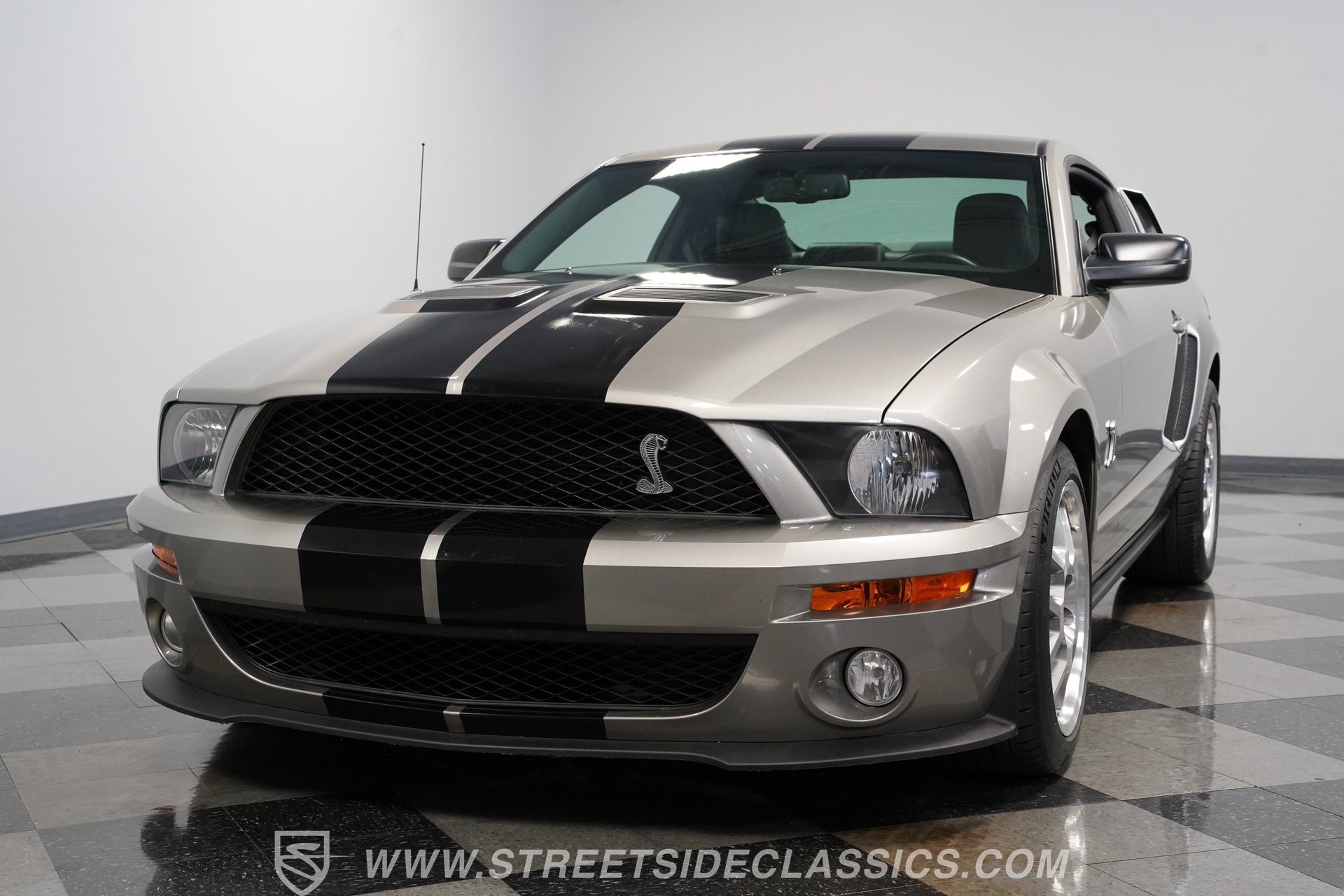 Used 2009 Ford Mustang Shelby GT500 RWD image 19