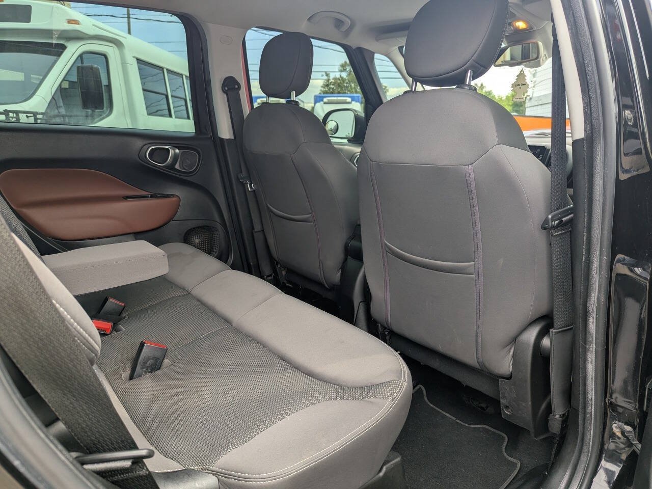 Used 2014 FIAT 500L Trekking w/ Popular Equipment Group FWD image 18