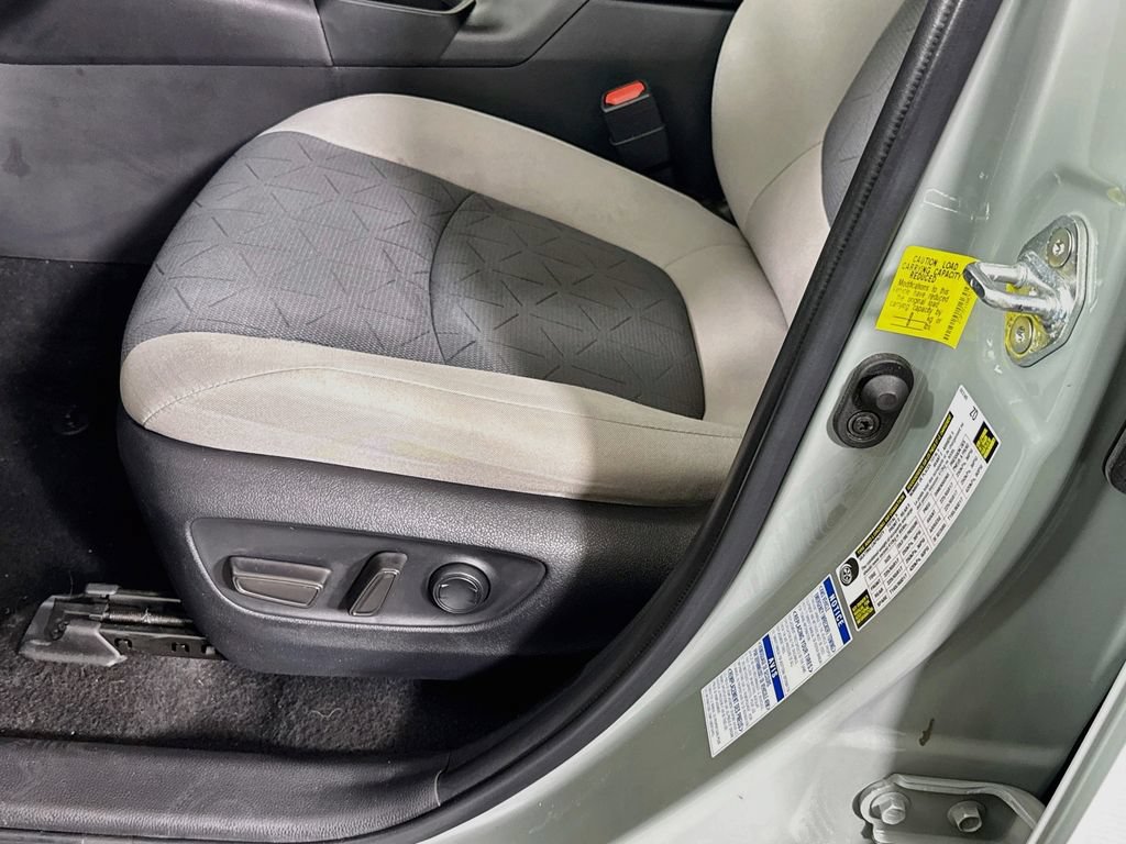Certified 2022 Toyota RAV4 XLE w/ Convenience Package AWD/4WD image 25