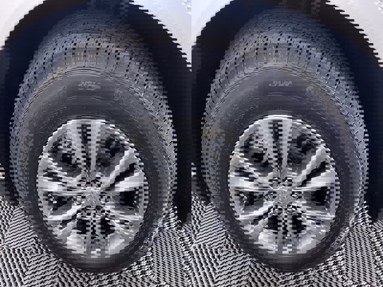 Certified 2022 Cadillac XT5 Premium Luxury image 17